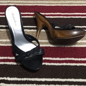 👠Excellent condition sz8 Black/tan heel👠
